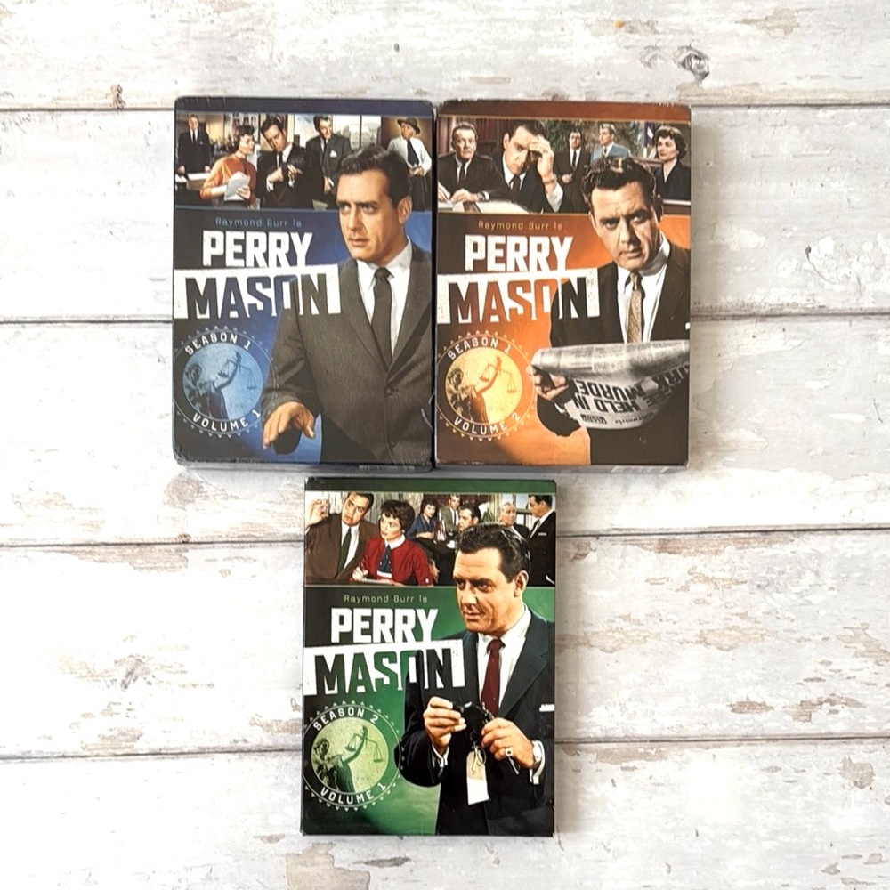 Perry Mason DVD Collection Raymond Burr Seasons 1 & 2 Volume 1 & 2
